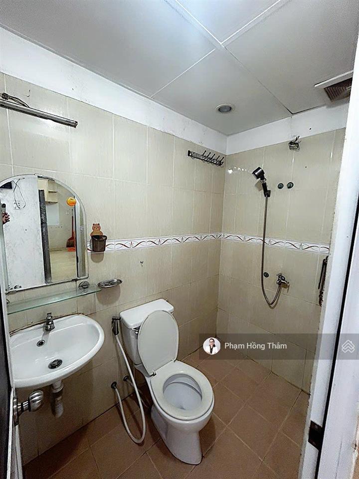 Bán căn hộ chung cư thanh nhựt, dt 74m2, 2pn, 2wc, sổ hồng, có nội thất, giá 2,35 tỷ.  0933 888 ***
