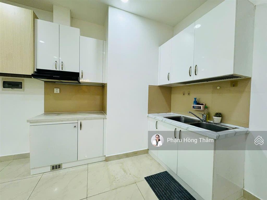 Cần bán căn hộ cao cấp oficetel sài gòn mia  trung sơn, dt 42m2, giá 2,75 tỷ.  0933 888 ***  thắm