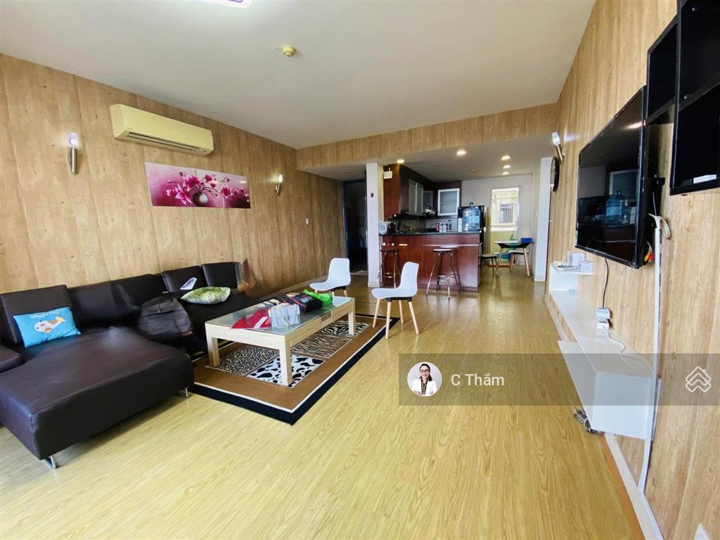 Cho thuê căn hộ hùng vương plaza, dt 130m2, 3pn, 3wc, đầy đủ nội thất, giá 23tr/th.  0933 888 ***