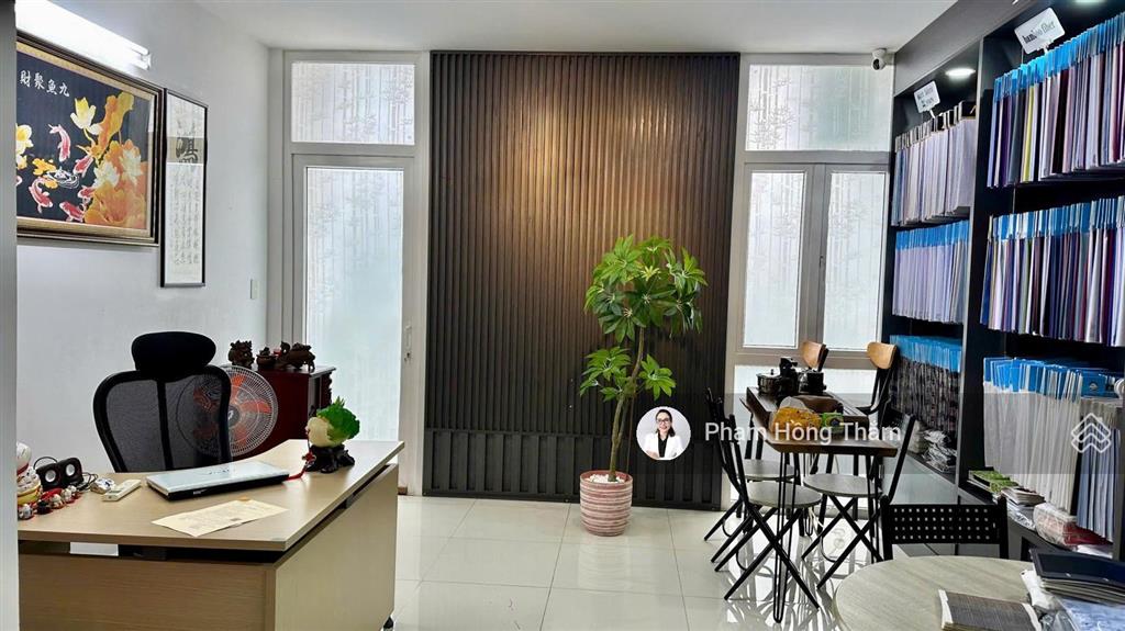 Cần bán căn hộ florita, p.tân hưng, dt32m2, 1wc, có nội thất cơ bản, ở và làm vp cty, giá 2.35 tỷ.
