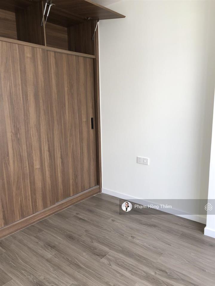 Bán căn hộ central premium, dt 73m2, 2pn, 2wc, nhà có nt cơ bản, giá 4.25 tỷ.  0933 888 *** ms thắm