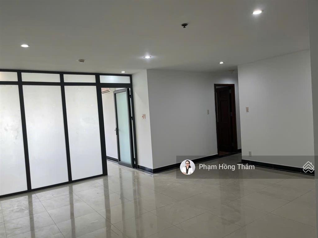 Bán căn hộ chung cư giai việt, dt 115m2, 2pn, 2wc, sổ hồng, giá 5,4 tỷ.  0933 888 ***  ms thắm