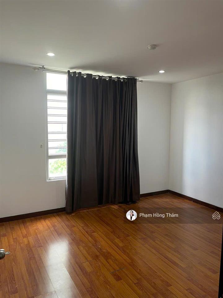 Bán căn hộ chung cư giai việt, dt 115m2, 2pn, 2wc, sổ hồng, giá 5,4 tỷ.  0933 888 ***  ms thắm