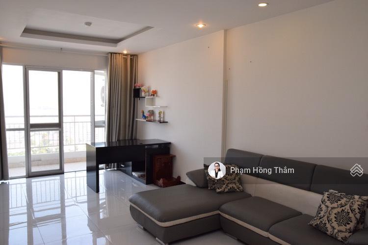 Bán căn hộ giai việt, dt 78m2, 2pn, 2wc, view cao đẹp, số hồng, giá 4.4 tỷ.  0933 888 ***  ms thắm