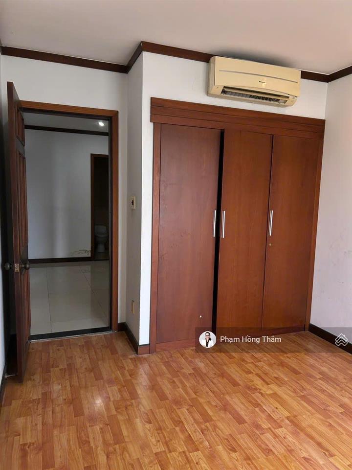 Bán căn hộ quốc cường 1  trần xuân soạn dt 131m2, 3pn, 2wc, nt cơ bản, sang tên hđ, giá 4.35 tỷ