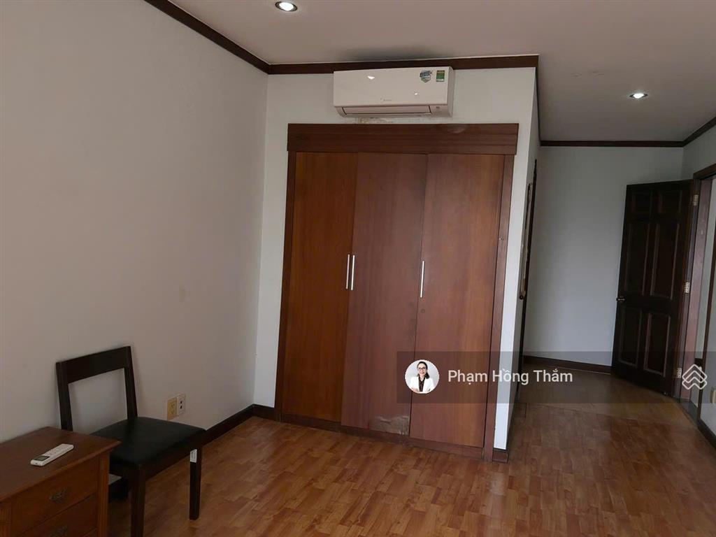 Bán căn hộ quốc cường 1  trần xuân soạn dt 131m2, 3pn, 2wc, nt cơ bản, sang tên hđ, giá 4.35 tỷ