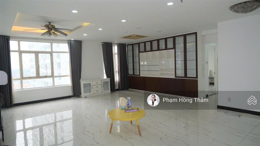 Bán ch giai việt duplex thông tầng, view hồ bơi, dt 215m2, 5pn, 4wc, sh, giá 7,8 tỷ.  0933 888 ***