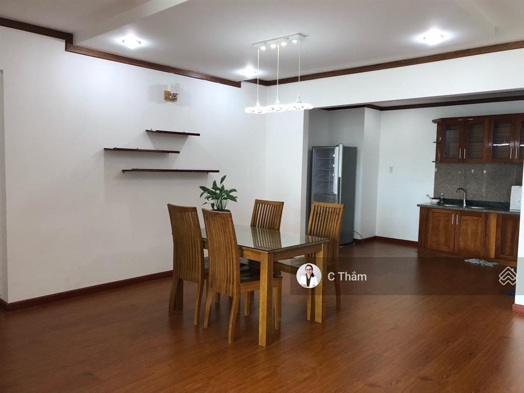 Bán căn hộ giai việt dt 150m2, 3pn, 2wc, nội thất cb, sổ hồng, giá 6.2 tỷ,  0933 888 ***  ms thắm