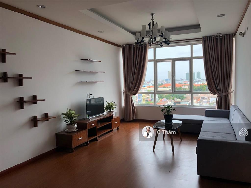 Bán căn hộ giai việt dt 150m2, 3pn, 2wc, nội thất cb, sổ hồng, giá 6.2 tỷ,  0933 888 ***  ms thắm