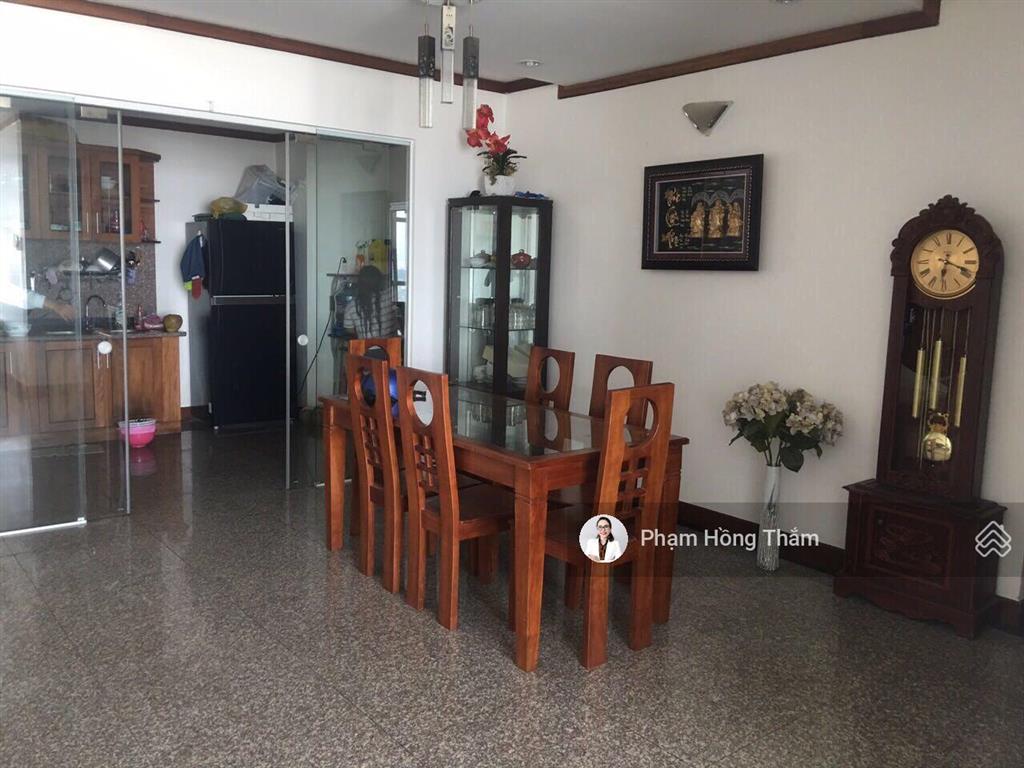 Bán căn hộ chung cư giai việt, dt 150m2, 3pn, 2wc, sổ hồng, giá 6.2 tỷ.  0933 888 ***  ms thắm