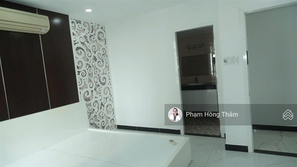 Bán ch giai việt duplex thông tầng, view hồ bơi, dt 215m2, 5pn, 4wc, sh, giá 7,8 tỷ.  0933 888 ***