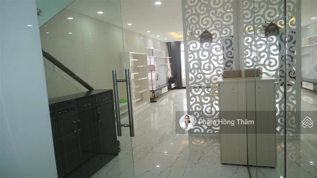 Bán ch giai việt duplex thông tầng, view hồ bơi, dt 215m2, 5pn, 4wc, sh, giá 7,8 tỷ.  0933 888 ***