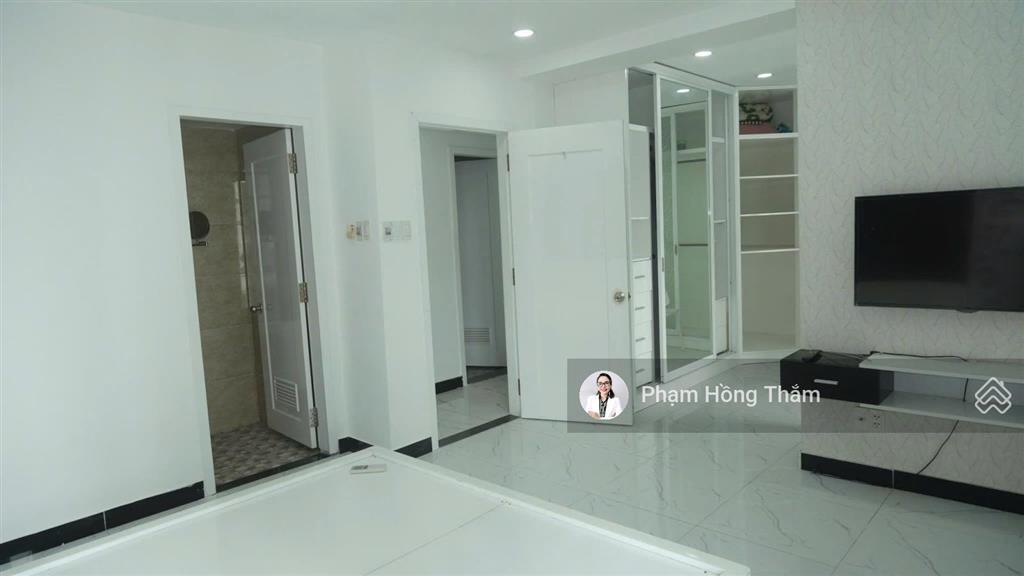 Bán ch giai việt duplex thông tầng, view hồ bơi, dt 215m2, 5pn, 4wc, sh, giá 7,8 tỷ.  0933 888 ***