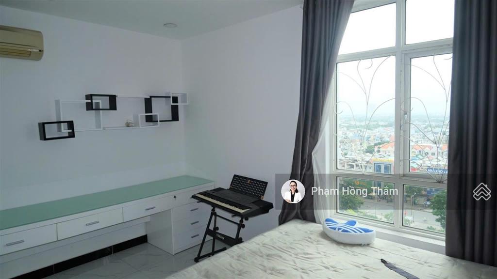 Bán ch giai việt duplex thông tầng, view hồ bơi, dt 215m2, 5pn, 4wc, sh, giá 7,8 tỷ.  0933 888 ***