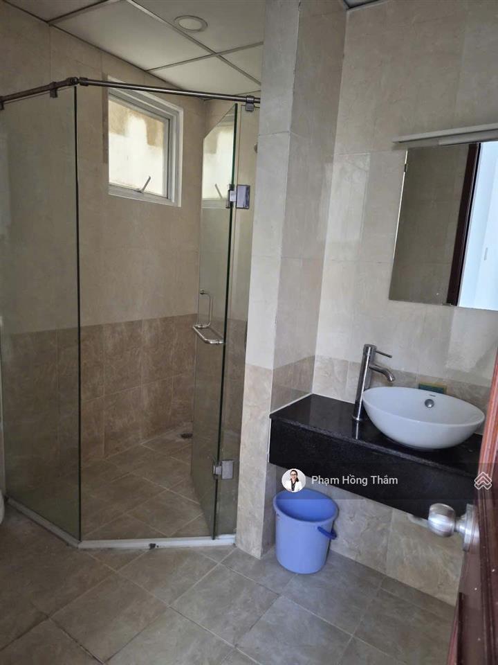 Bán căn hộ penthouse giai việt, dt 227m2, 3pn, 4wc, nhà trống, view mát, giá 8,2 tỷ.  0933 888 ***