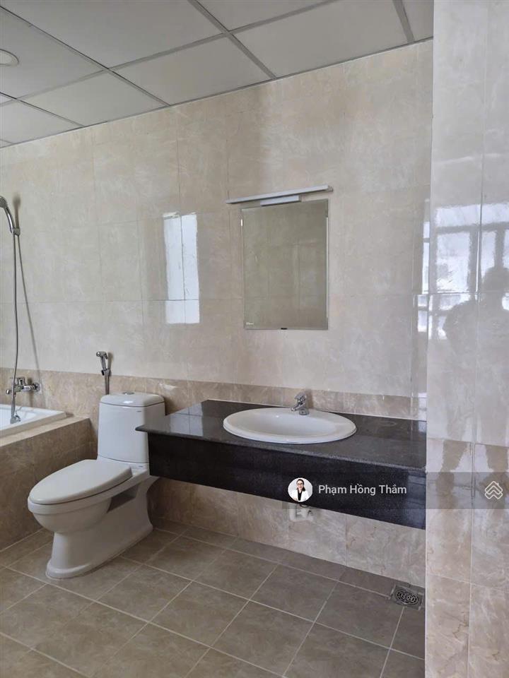 Bán căn hộ penthouse giai việt, dt 227m2, 3pn, 4wc, nhà trống, view mát, giá 8,2 tỷ.  0933 888 ***