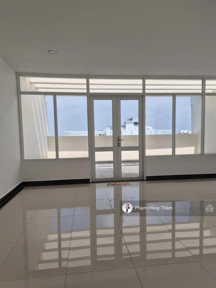 Bán căn hộ penthouse giai việt, dt 227m2, 3pn, 4wc, nhà trống, view mát, giá 8,2 tỷ.  0933 888 ***