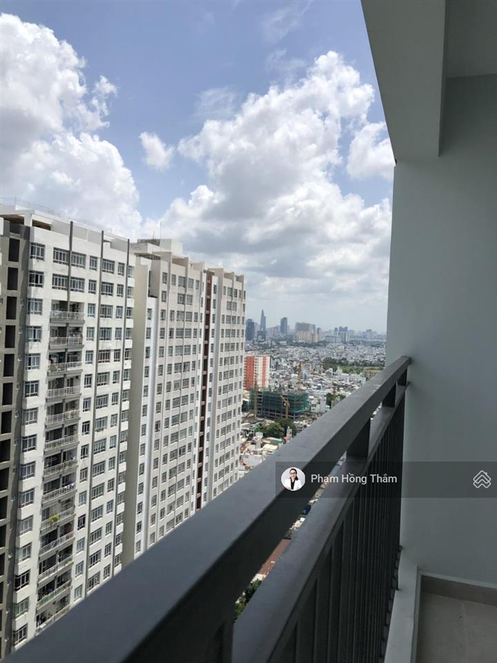 Bán căn hộ central premium, dt 73m2, 2pn, 2wc, nhà có nt cơ bản, giá 4.2 tỷ.  0933 888 *** ms thắm