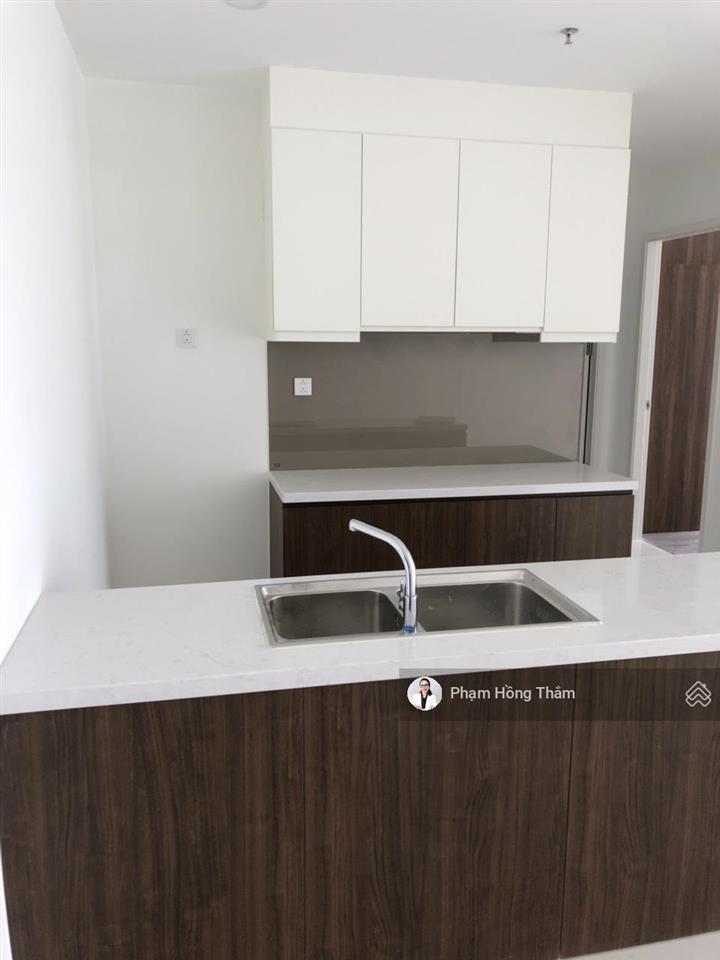 Bán căn hộ central premium, dt 73m2, 2pn, 2wc, nhà có nt cơ bản, giá 4.2 tỷ.  0933 888 *** ms thắm