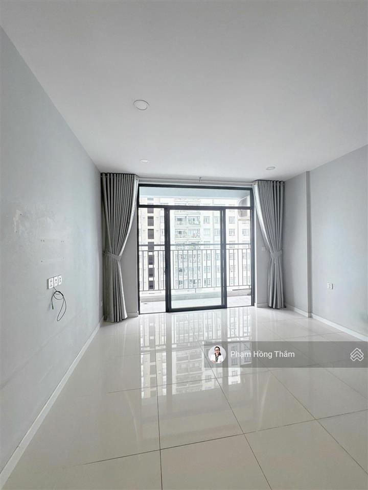 Bán căn hộ office central premium, dt 31m2, nội thất cơ bản, sạch đẹp, view thoáng mát, giá 2.1 tỷ