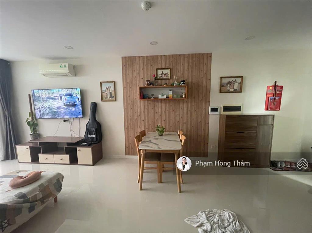 Cho thuê căn hộ central premium, 87m2, 3pn, 2wc, có đủ nội thất, giá 18tr/th.  0933 888 *** thắm