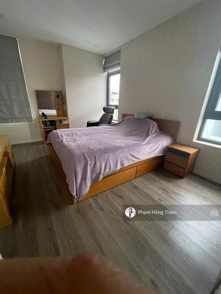 Cho thuê căn hộ central premium, 87m2, 3pn, 2wc, có đủ nội thất, giá 18tr/th.  0933 888 *** thắm