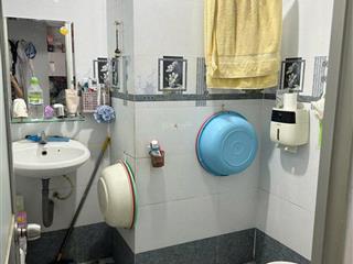 Bán căn hộ chung cư bông sao, tầng thấp, dt 68m2, 2pn, 1wc, sh, giá 3,25 tỷ.  0933 888 *** thắm