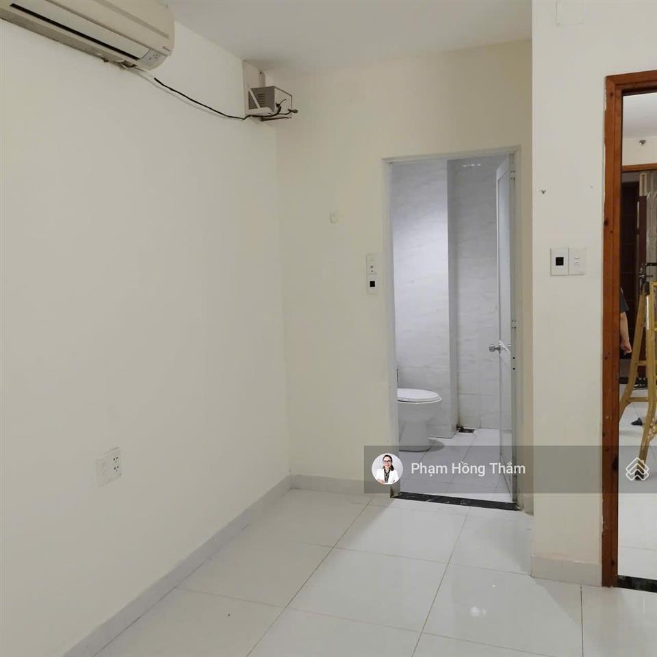 Bán căn hộ chung cư bông sao block a, dt 60m2, 2pn, 2wc, sổ hồng, giá 3,2 tỷ.  0933 888 *** thắm