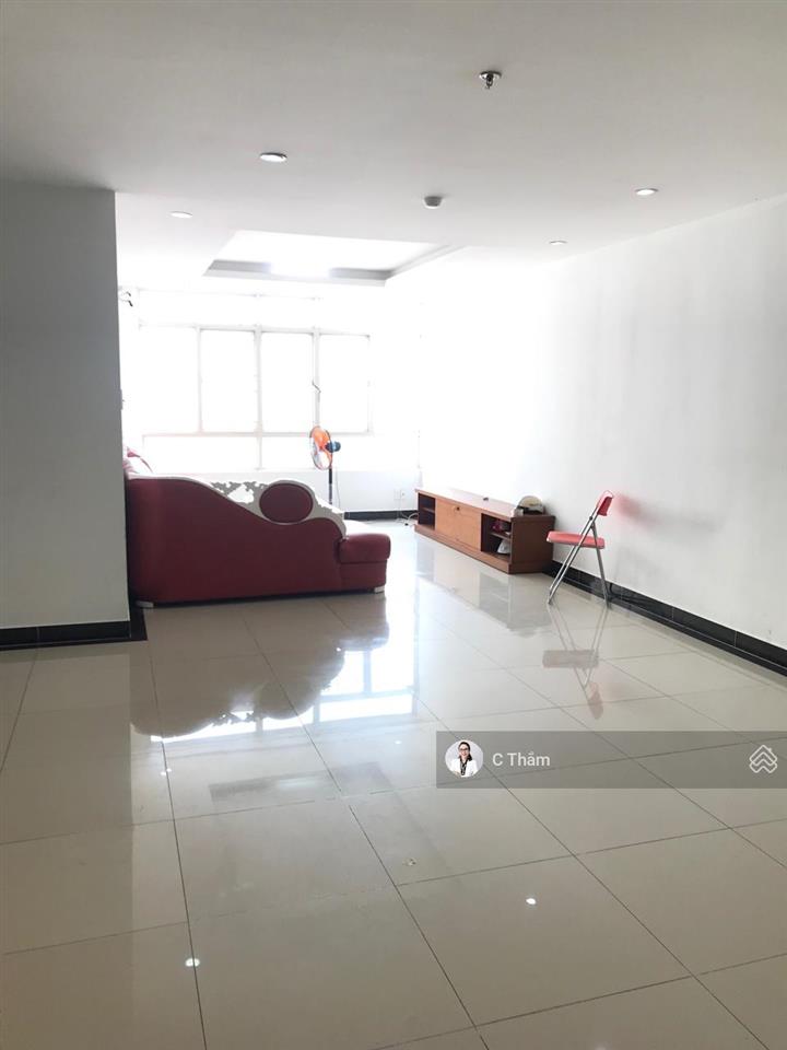 Bán căn hộ giai việt dt 150m2, 3pn, 3wc, nội thất cb, sổ hồng, giá 6.1 tỷ,  0933 888 ***  ms thắm