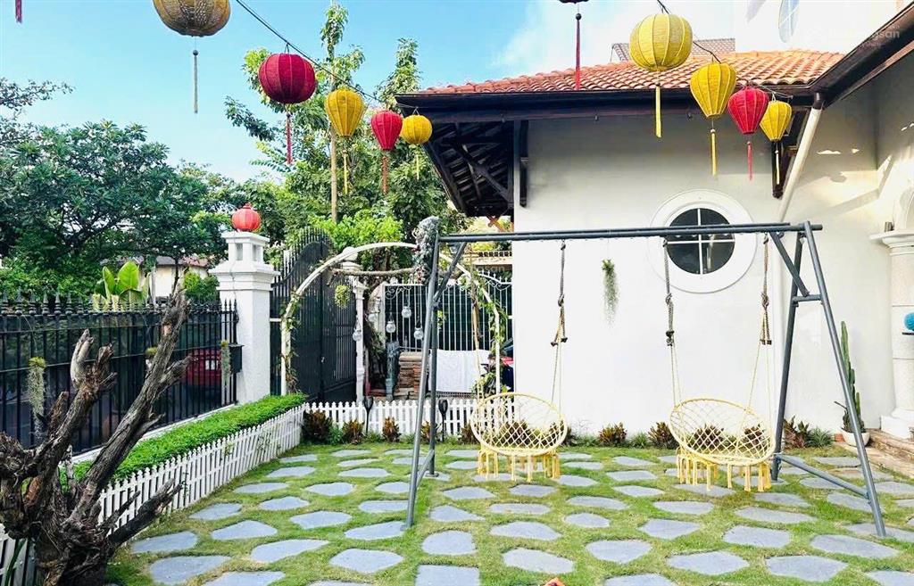 Biệt thự 2 mt khu compound thảo điền  dt 20 x 30 (616m2) trệt + 2 lầu  hồ bơi sân vườn  160 tỷ