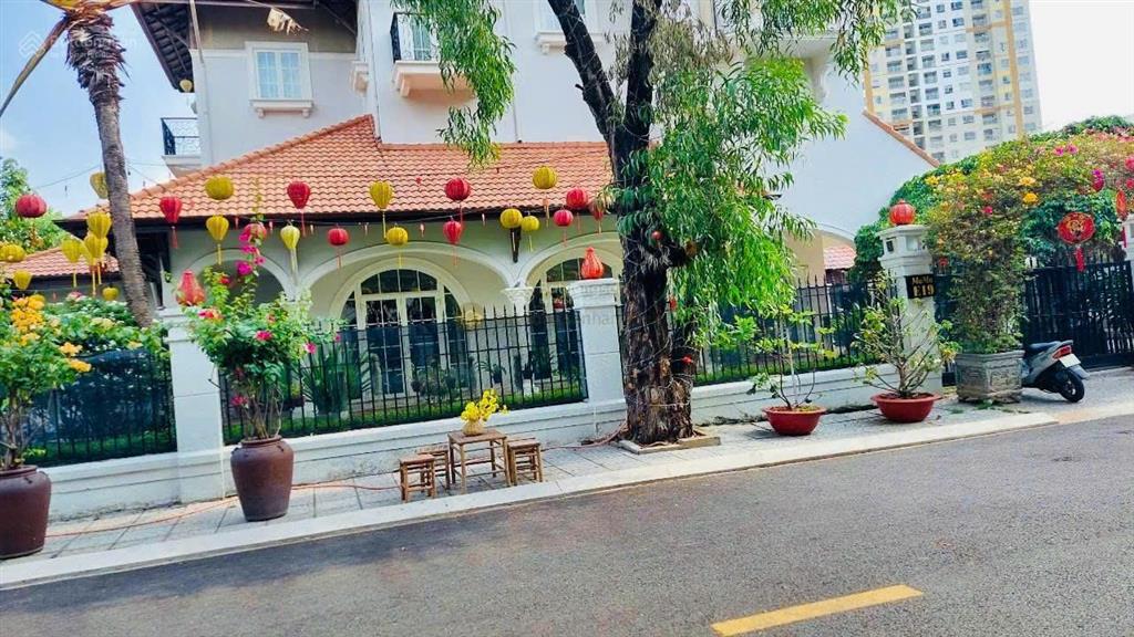 Biệt thự 2 mt khu compound thảo điền  dt 20 x 30 (616m2) trệt + 2 lầu  hồ bơi sân vườn  160 tỷ