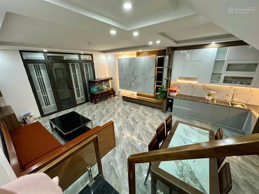 Cho thuê nhà đẹp tại văn cao  hải phòng mới tinh  4 ngủ full đồ