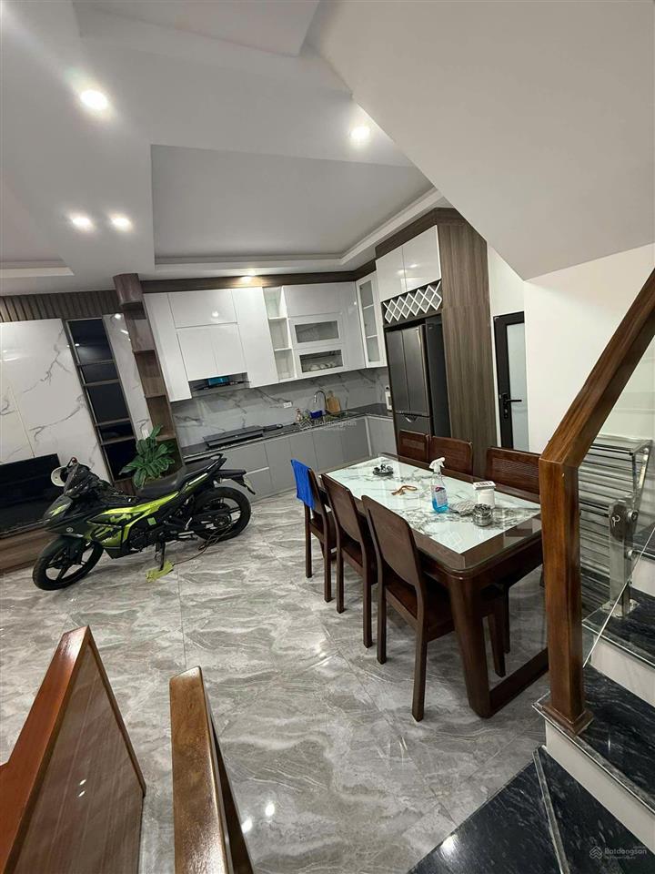 Cho thuê nhà đẹp tại văn cao  hải phòng mới tinh  4 ngủ full đồ