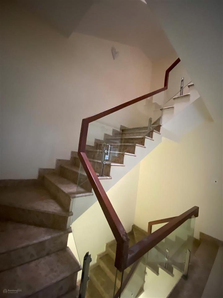 K271. cho thuê nhà biệt thự sân vườn phạm văn đồng  cầu rào 2  hải phòng 8 ngủ full đồ