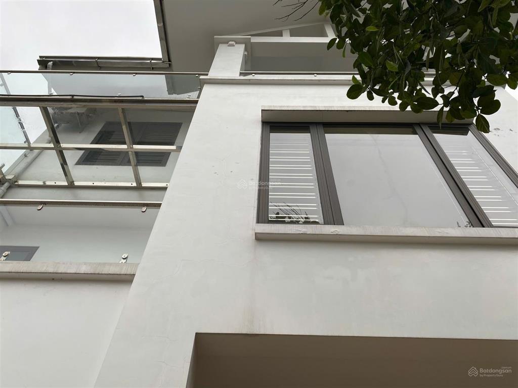 K271. cho thuê nhà biệt thự sân vườn phạm văn đồng  cầu rào 2  hải phòng 8 ngủ full đồ