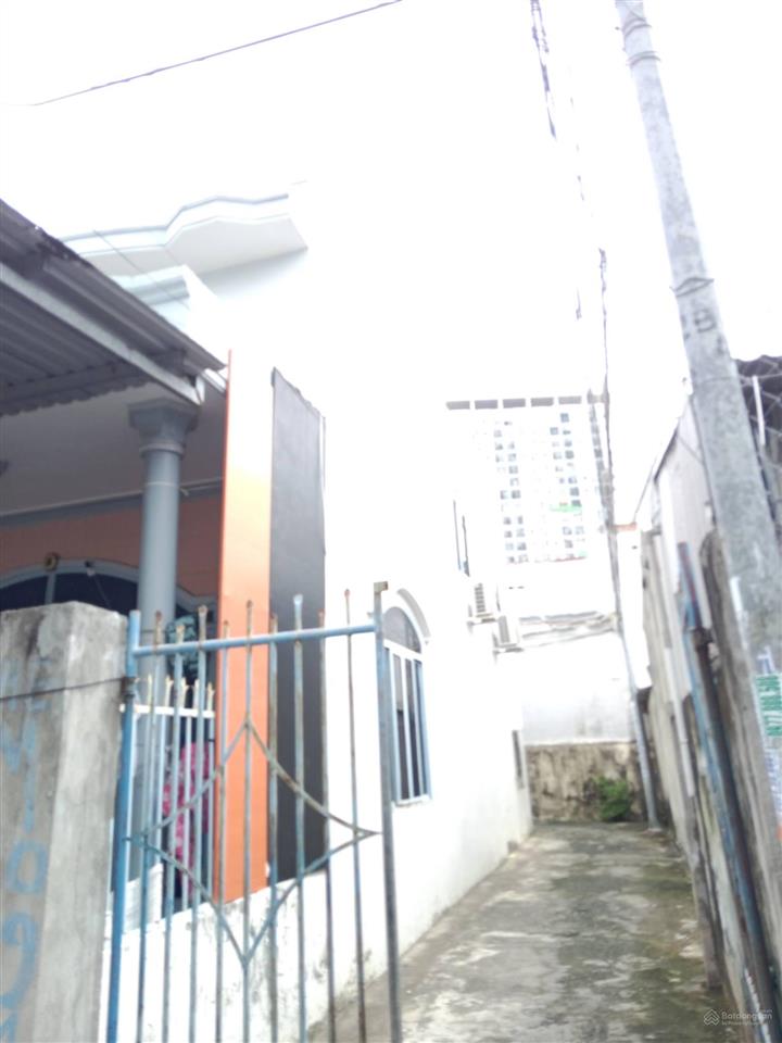 Chính chủ bán nhà riêng 3 mặt tiền, cách biển chỉ 800 mét. giá chỉ 2,2 tỷ ngay trung tâm khu dân cư