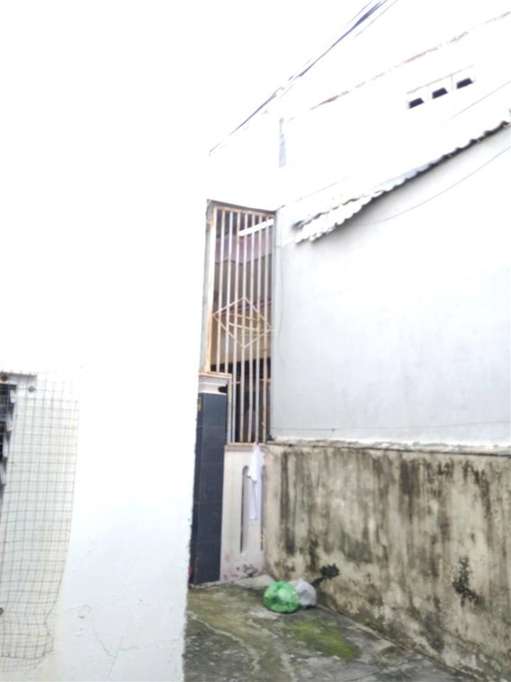Chính chủ bán nhà riêng 3 mặt tiền, cách biển chỉ 800 mét. giá chỉ 2,2 tỷ ngay trung tâm khu dân cư