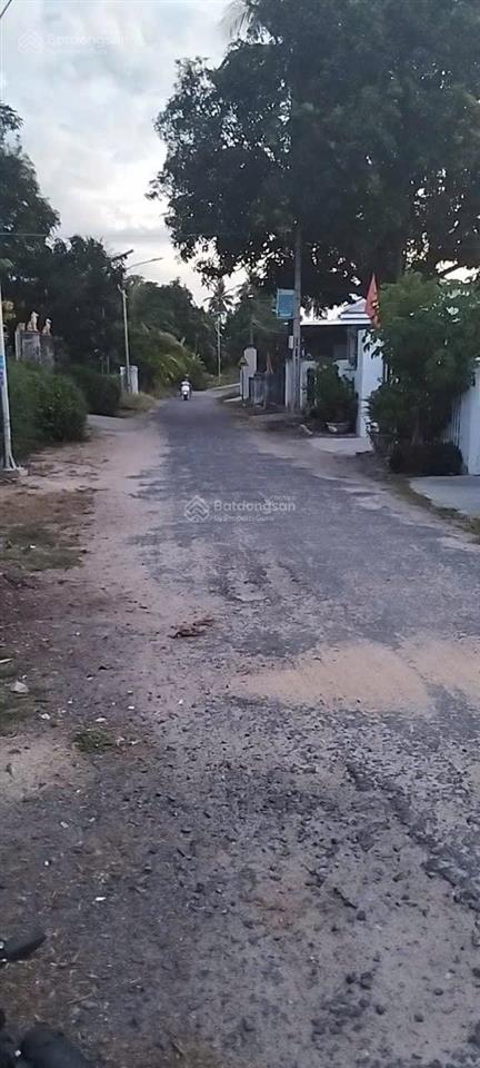 Đất full thổ khu dân cư đường đường nhựa, gần biển, sân bay khu bàn cờ đông dân cư