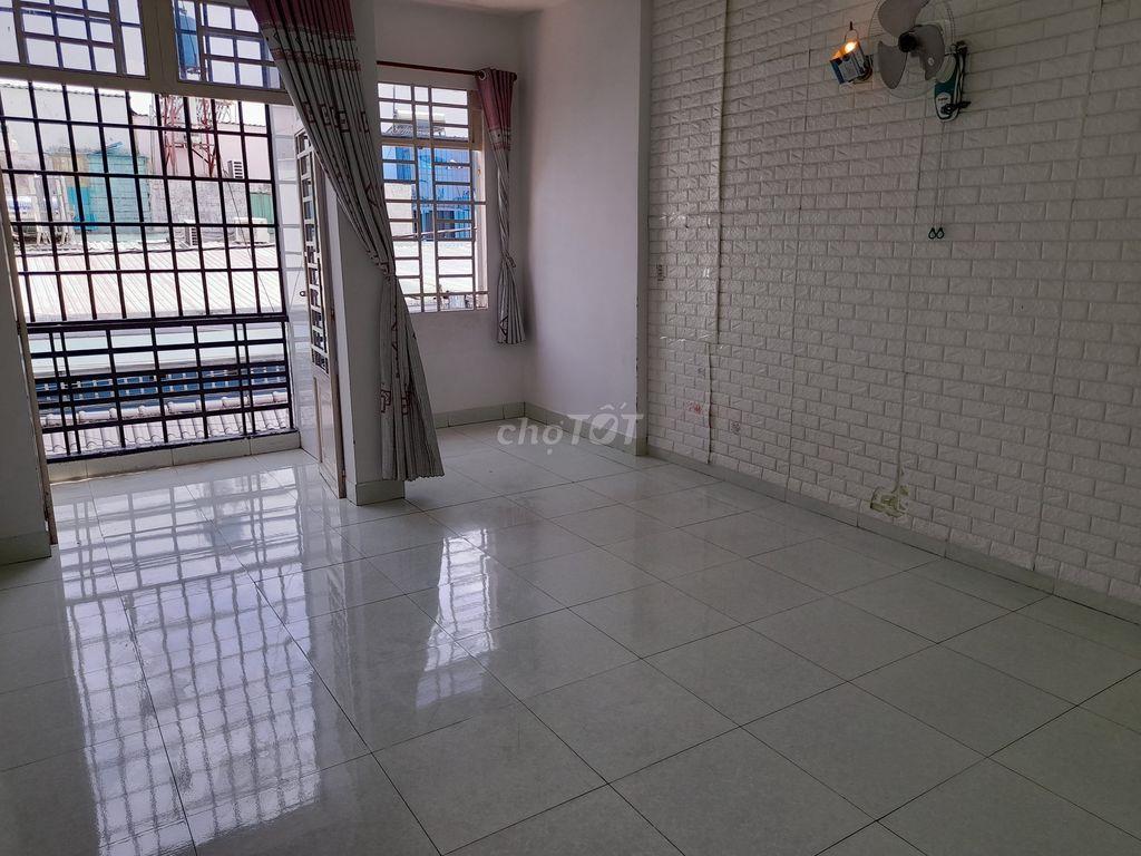 CHO GIÁO VIÊN THUÊ LẦU 1 GỒM 3 PHÒNG NGỦ