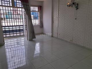 CHO GIÁO VIÊN THUÊ LẦU 1 GỒM 3 PHÒNG NGỦ