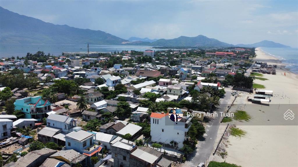Bán thửa đất 2 mặt tiền view trực diện biển lăng cô  đất rộng và vuông vắn  thích hợp kd homestay