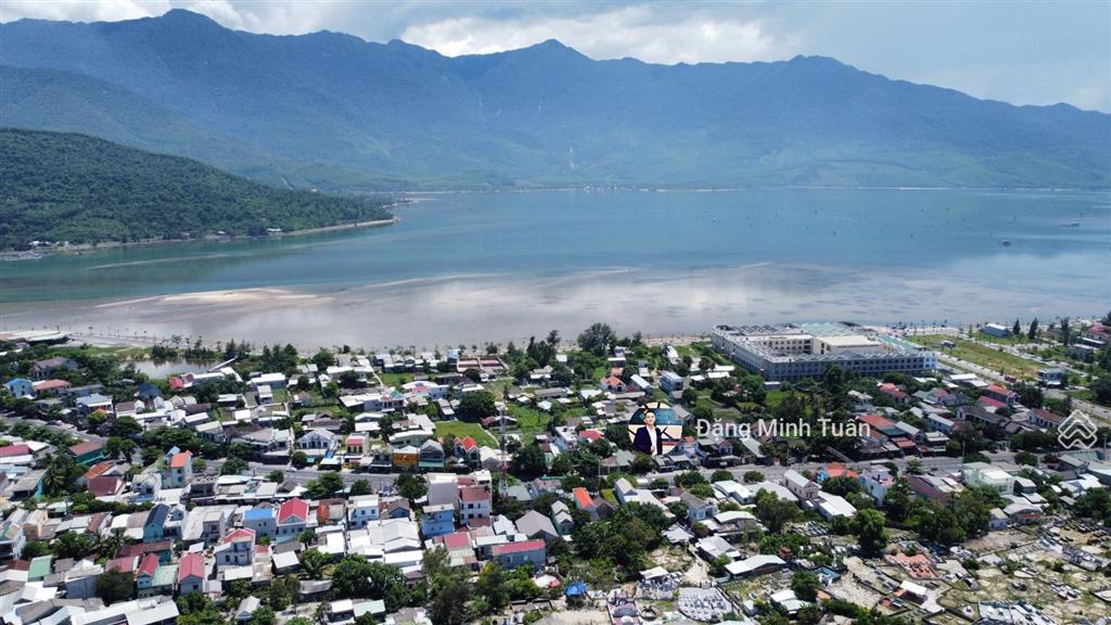 Bán thửa đất 2 mặt tiền view trực diện biển lăng cô  đất rộng và vuông vắn  thích hợp kd homestay