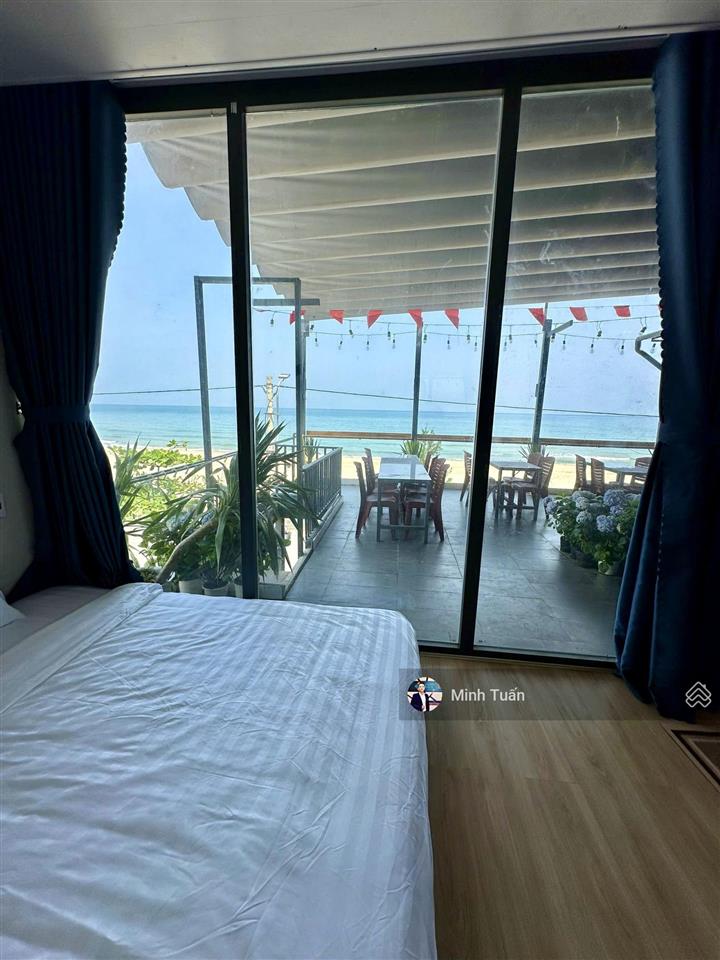 Bán homestay 3 mặt tiền chính diện bãi biển lăng cô  đang có sẵn dòng tiền 7%/năm  giá đầu tư
