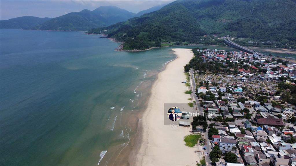 Bán homestay 3 mặt tiền chính diện bãi biển lăng cô  đang có sẵn dòng tiền 7%/năm  giá đầu tư