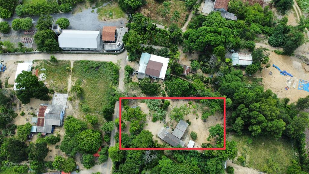Bán đất gần bên nhà thờ đá hói dừa  đất vuông vắn, địa thế cao  ô tô vào tận nơi  giá đầu tư