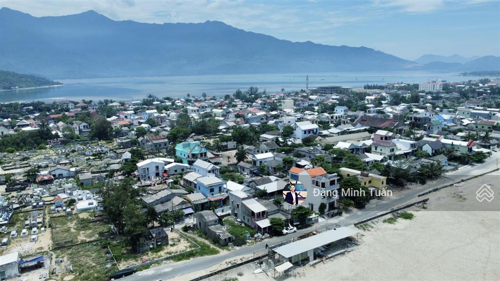 Bán nhà khu biển, tuyến thứ 2, chỉ vài bước chân là ra đến bãi tắm chính  phù hợp kd homestay