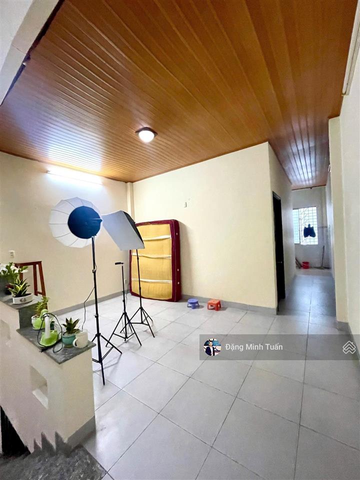 Nhà 2 tầng trịnh công sơn  gần các trường đh lớn sv nhiều  giá hời chỉ 11,5 tỷ