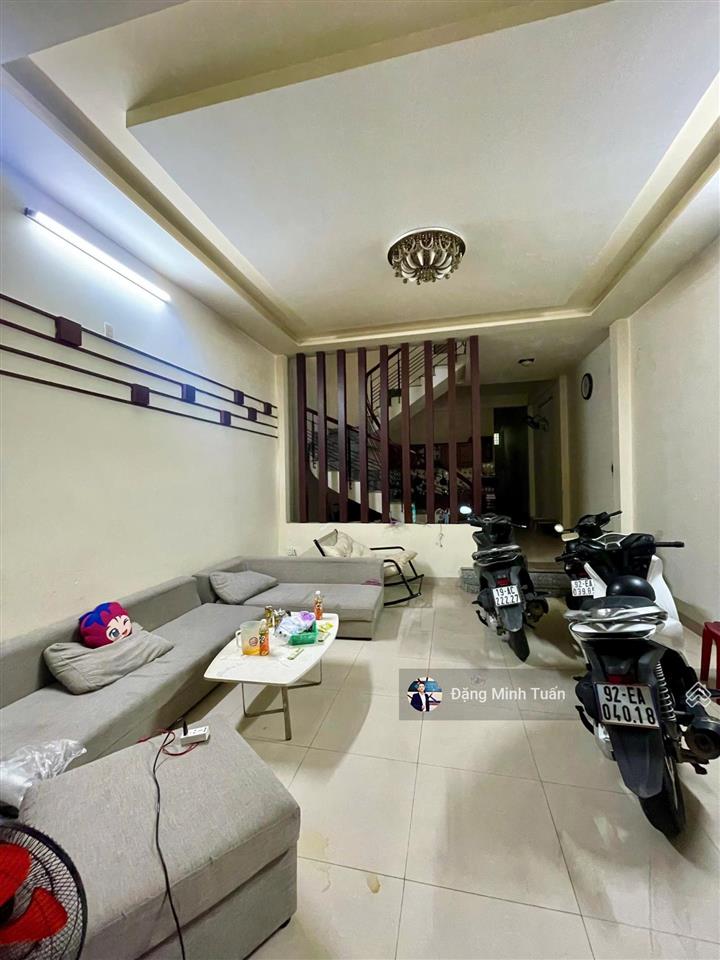 Nhà 2 tầng trịnh công sơn  gần các trường đh lớn sv nhiều  giá hời chỉ 11,5 tỷ