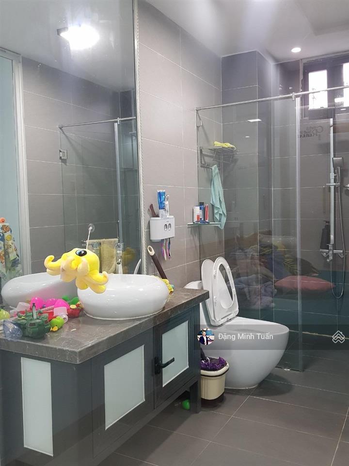 Cho thuê nhà 3 tầng 6pn  5wc ngay cạnh bến xe | nội thất đầy đủ, chỉ cần xách vali vào ở
