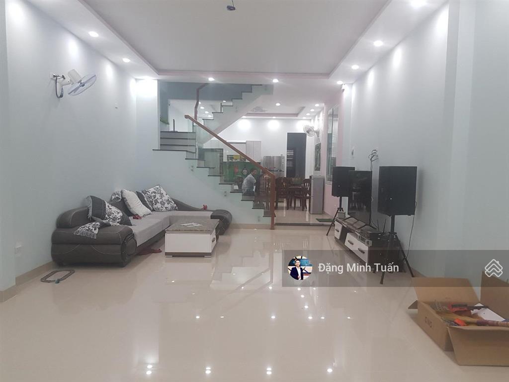 Cho thuê nhà 3 tầng 6pn  5wc ngay cạnh bến xe | nội thất đầy đủ, chỉ cần xách vali vào ở